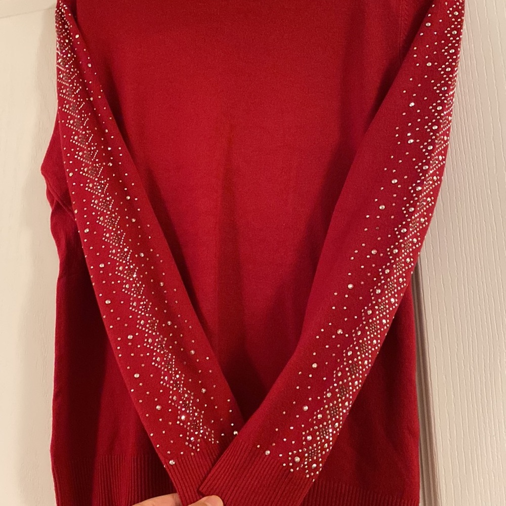 Red sweater with some sequin on the sleeve for women,MP